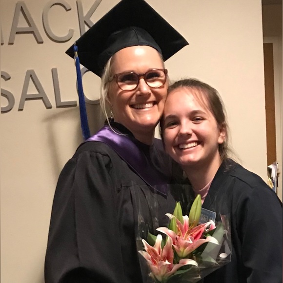 Meet your Posher, Kimberly - Picture 2 of 4